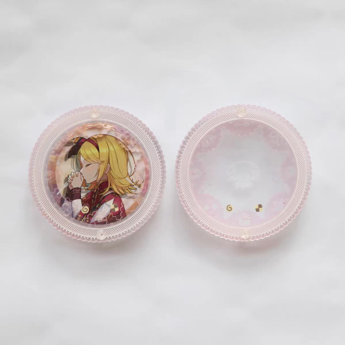 レース喫茶 バッジデコレーション
