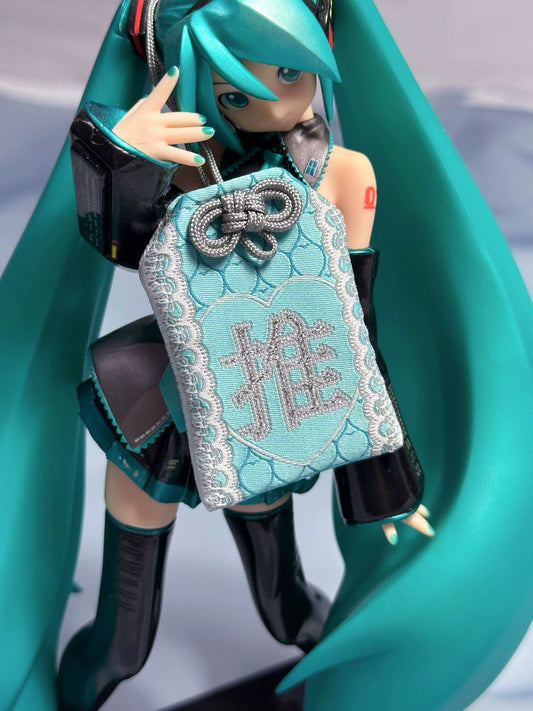 I Support the Best in the World – Pipoo Original Anime-Inspired Charm | Lace Omamori Support Accessory for Fans and Displays