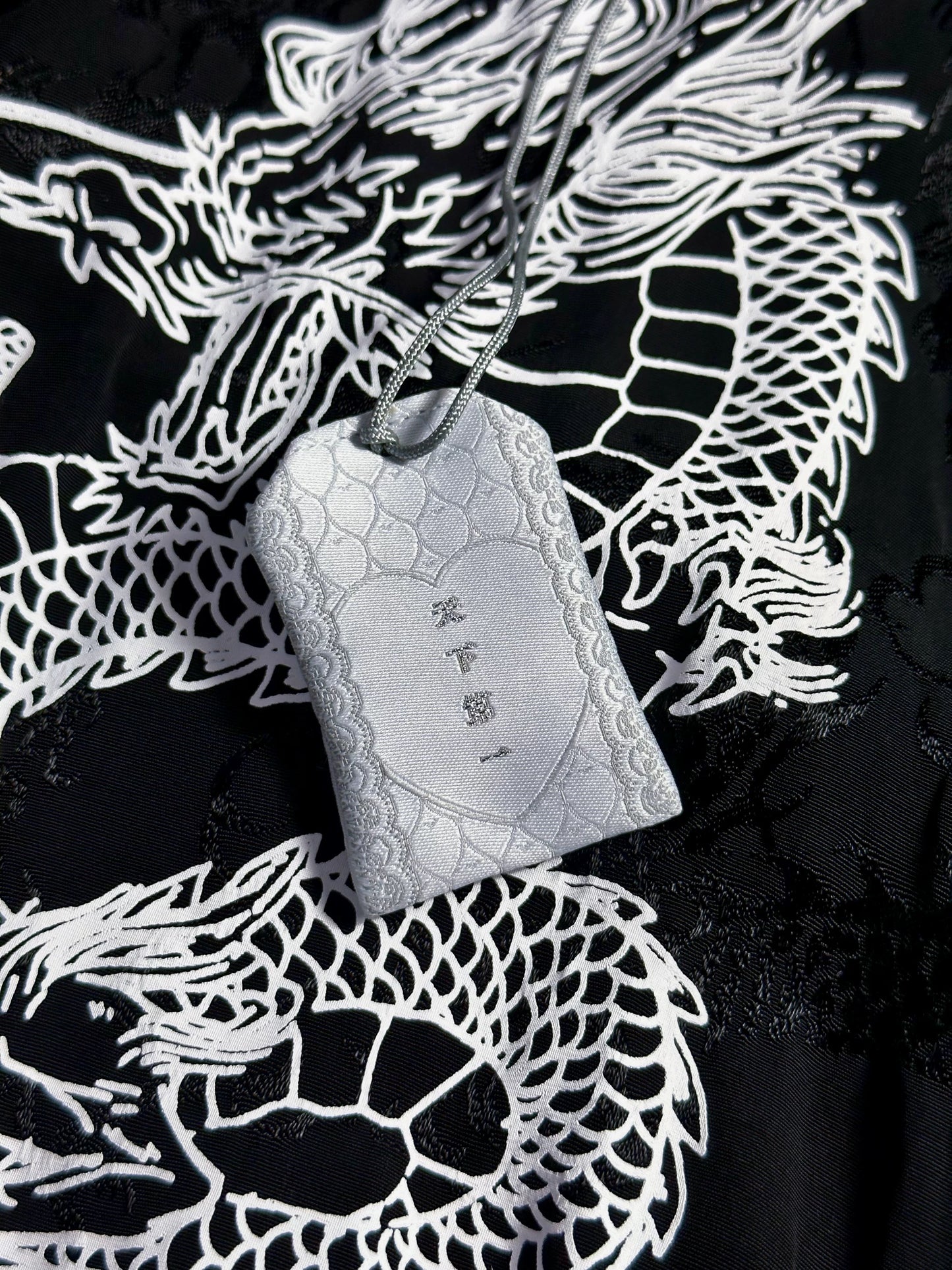 Oshi Support Amulet