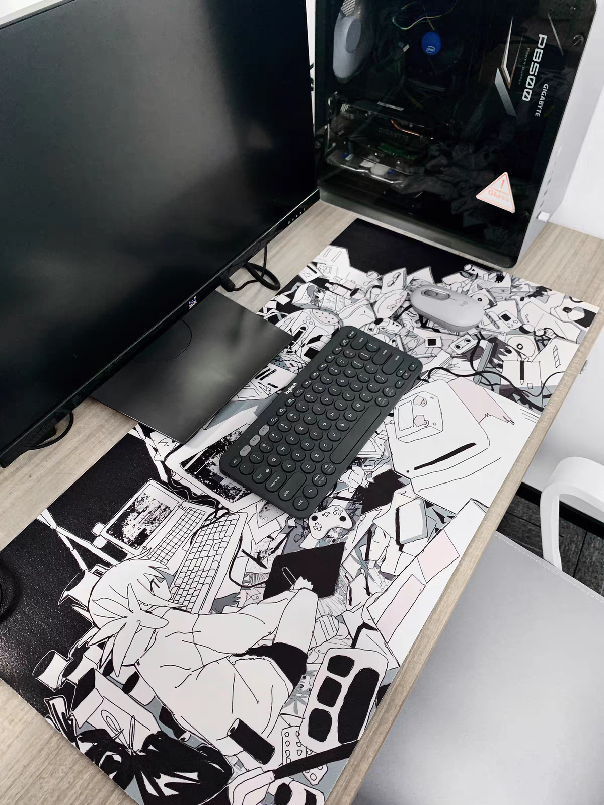 Garbage Maker - Mizhou Original Illustration Oversized Smooth Office Computer Gaming Desk Mat Mouse Pad