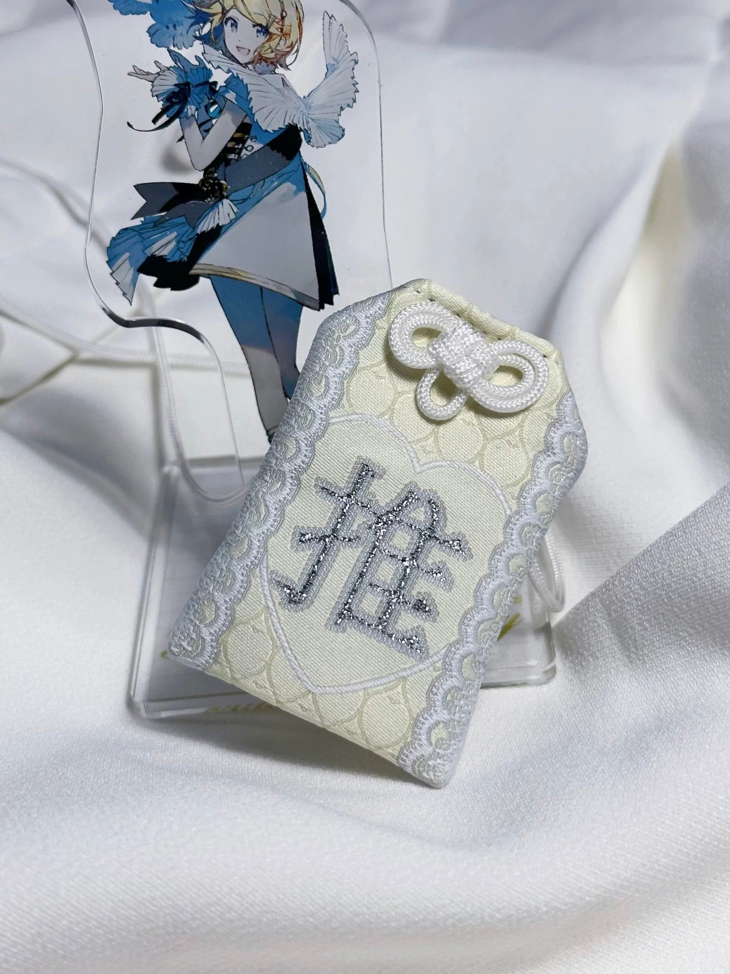 Oshi Support Amulet