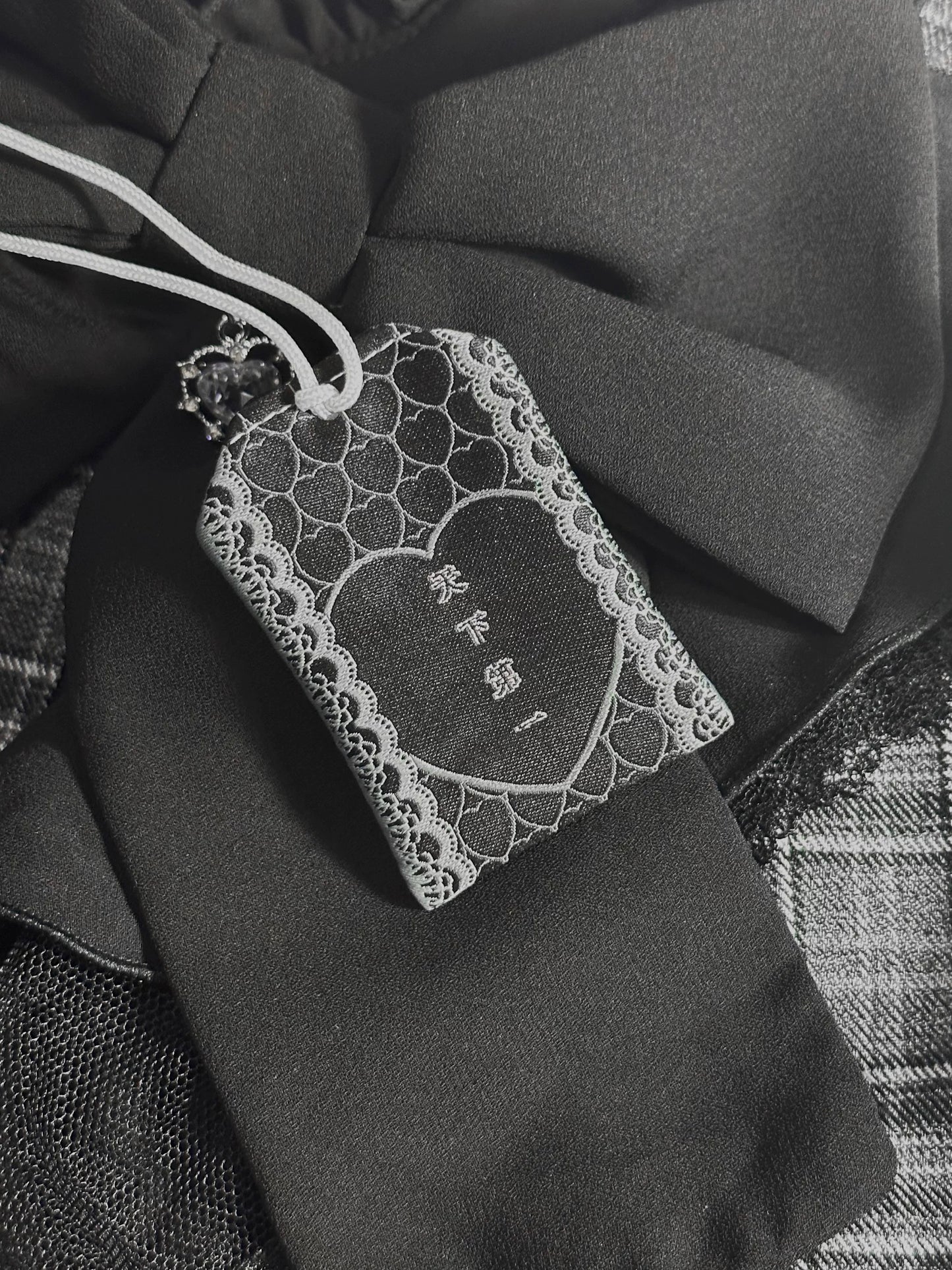 Oshi Support Amulet