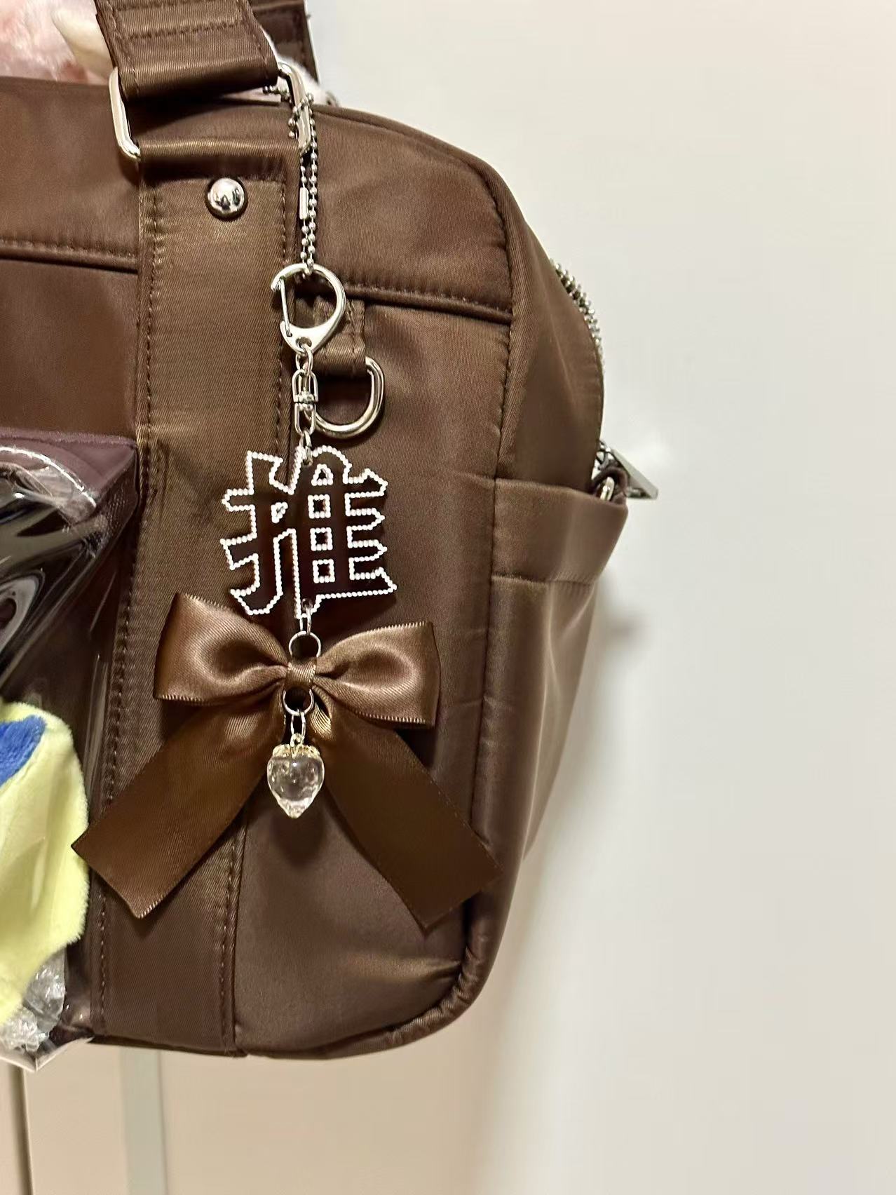 推しストロベリーボウペンダント