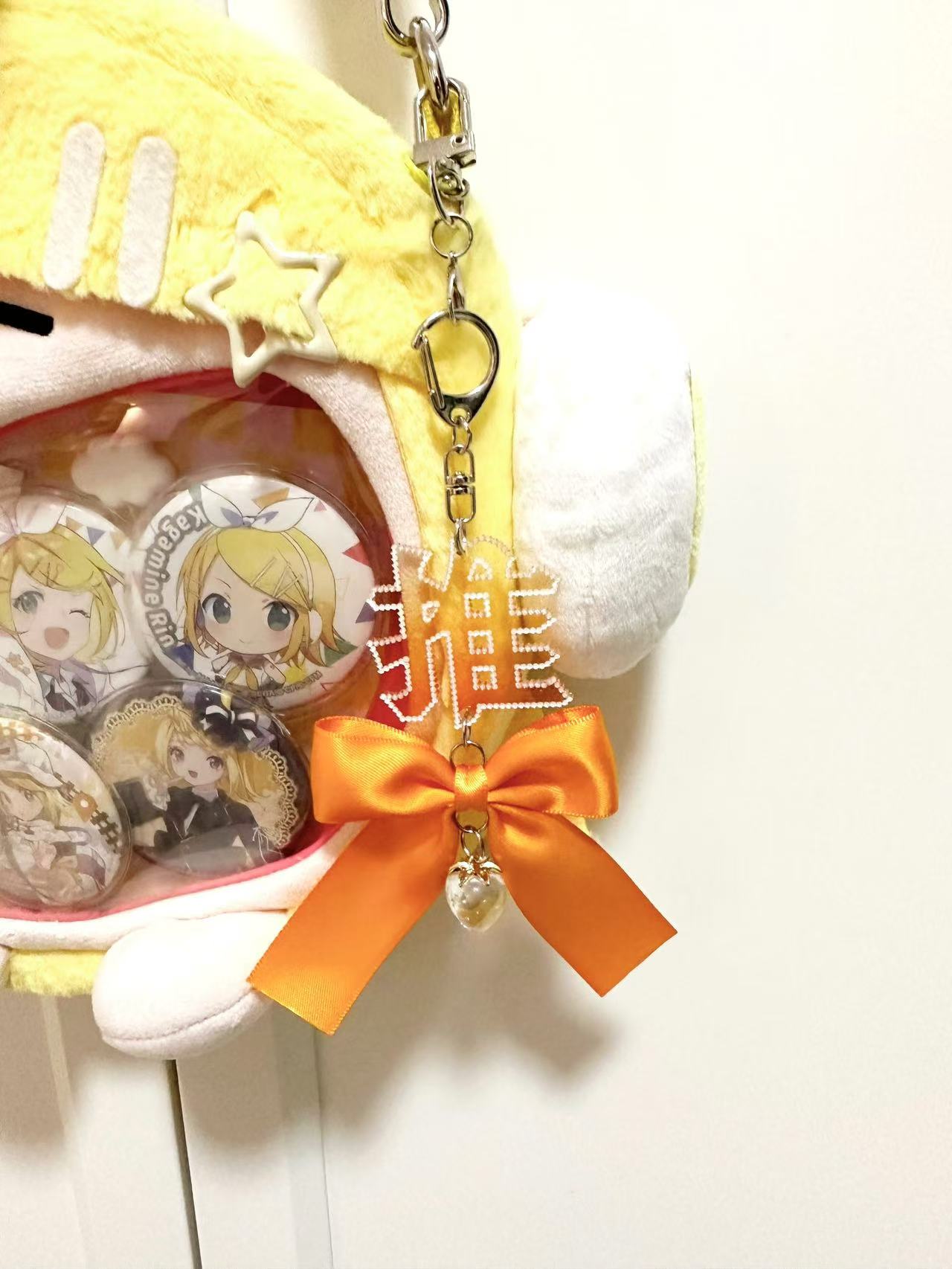推しストロベリーボウペンダント