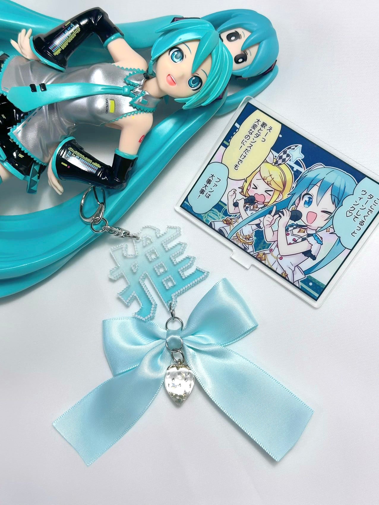 推しストロベリーボウペンダント