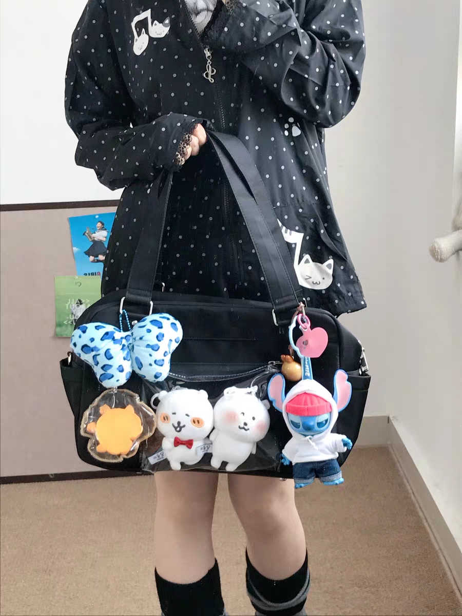 制服痛 – Pipooオリジナル 立体多層構造 大容量通学ショルダーバッグ・ぬいバッグ・JK制服風痛バッグ