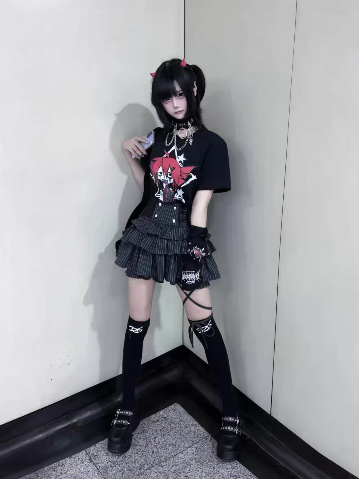Jijibao 酒精与咖啡因短T 产品图9