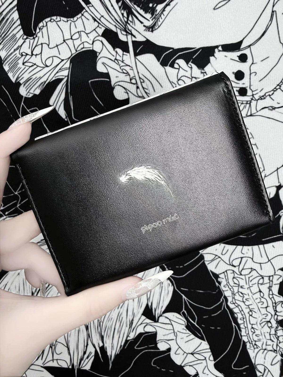PiPOO x ISEYA gothic angel card wallet 04