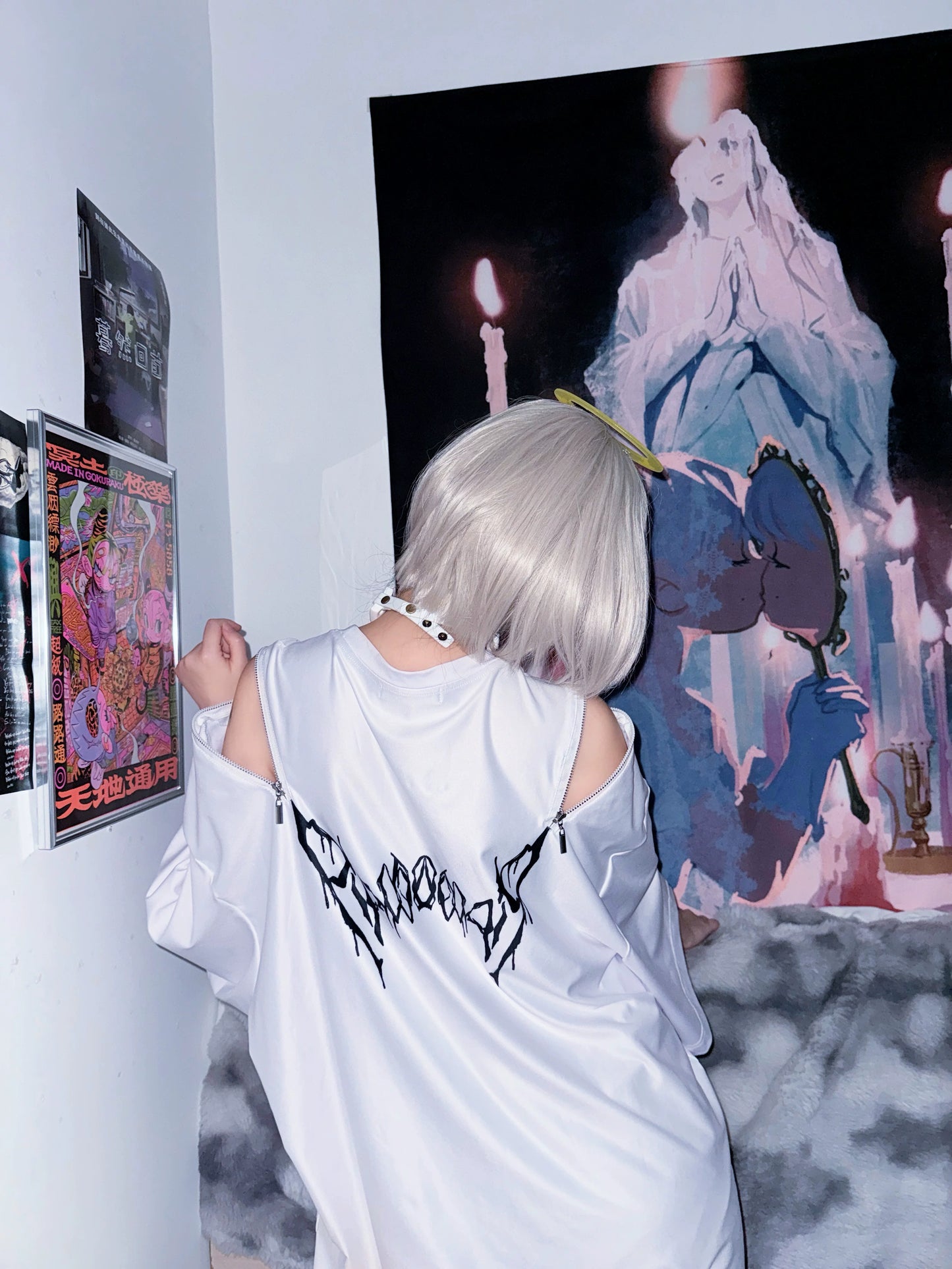 Wearing detail - oversized fit shown